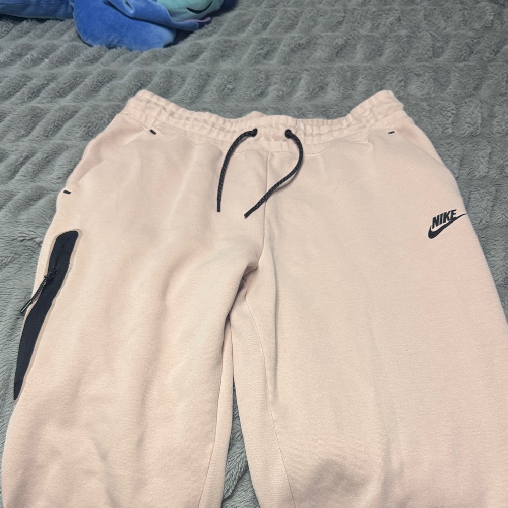 Nike tech sweatpants